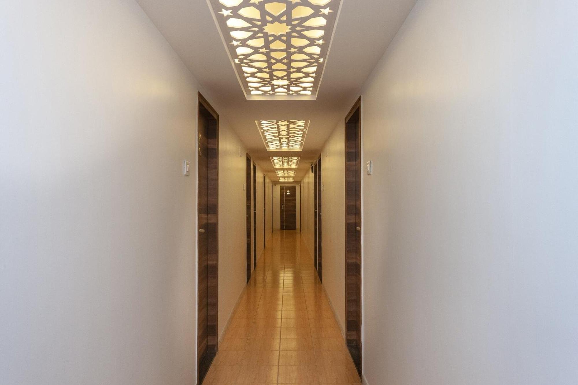 Capital O Admire Suit Hospitality Chennai Exterior foto